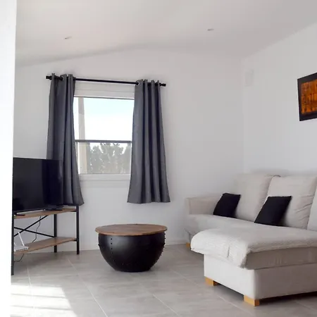 Holiday home Maison Rouergue 4 A 6 Pers Avec Piscine Partagee Palau Saverdera
