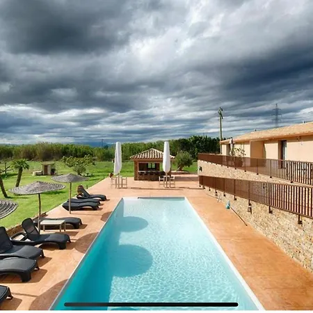 Holiday home Maison Rouergue 4 A 6 Pers Avec Piscine Partagee *