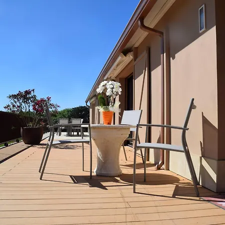 Maison Rouergue 4 A 6 Pers Avec Piscine Partagee Holiday home